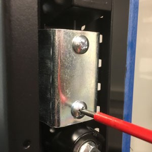 Assembling the handle of your server cabinet
